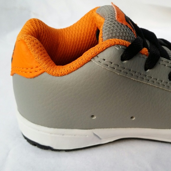 👟🛹 Boys DC Shoes Sneakers 6 - Picture 5 of 9